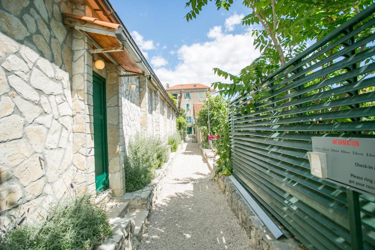 Garden Apartment Hotel Split Exterior photo